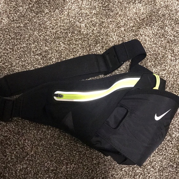 nike water bottle fanny pack